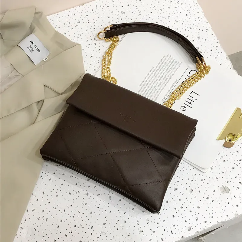 Women Simple Solid Color Metal Chain Rhombus Stitching Bag - Image 9