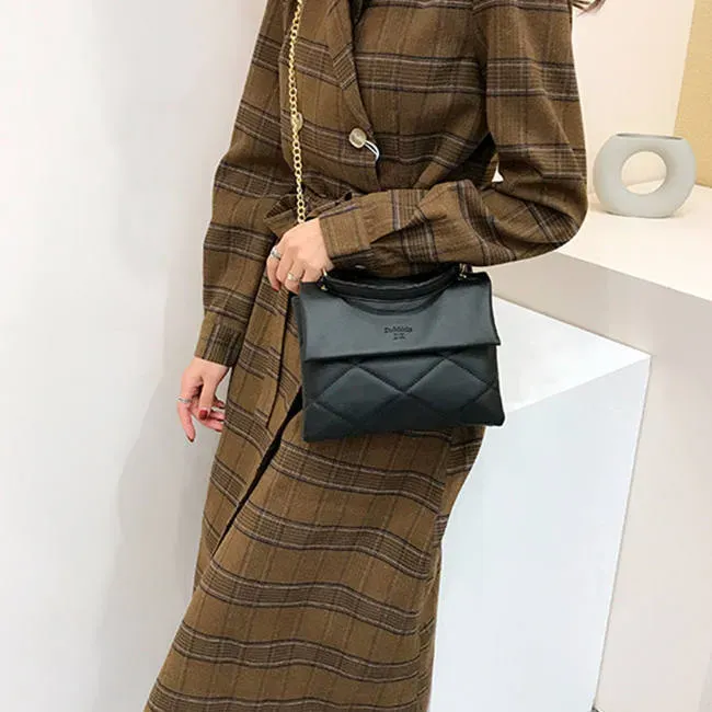 Women Simple Solid Color Metal Chain Rhombus Stitching Bag - Image 14