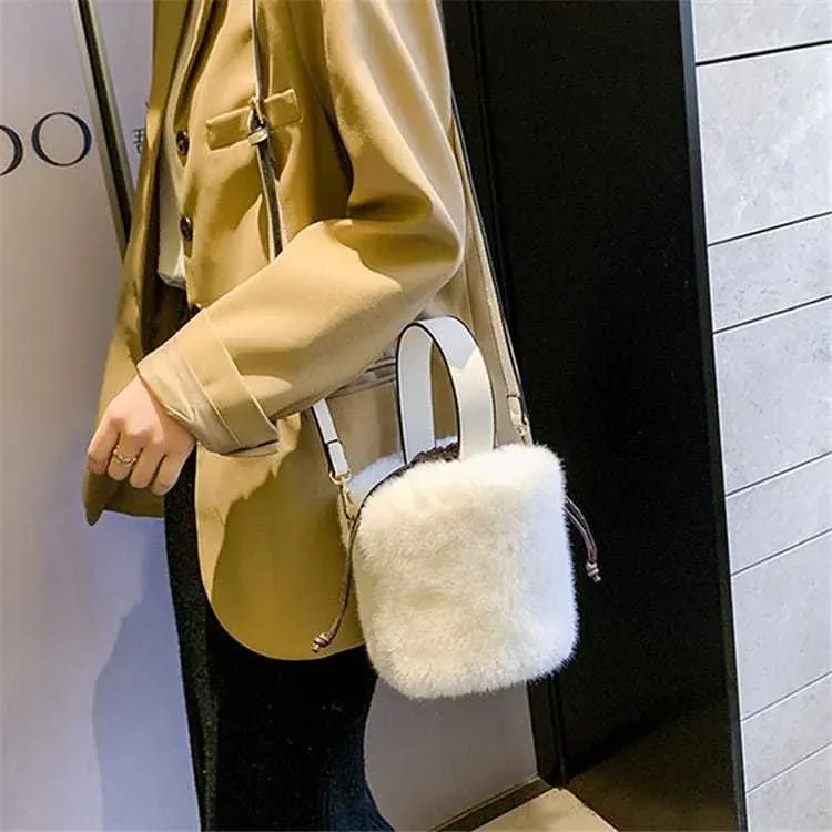 Women Simple Solid Color Plush Bucket Bag - Image 13