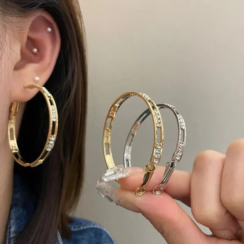 Wholesale Women Fashion Distinctive Rhinestone Big Ring Earrings