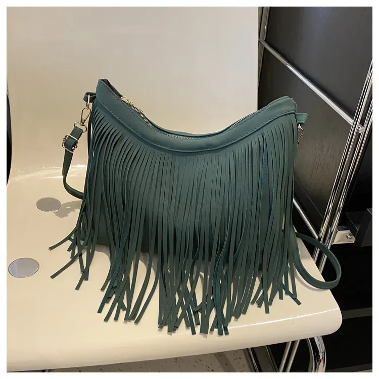 Women'S Fashionable Solid Color Tassel Large Capacity Shoulder Bag - Image 7