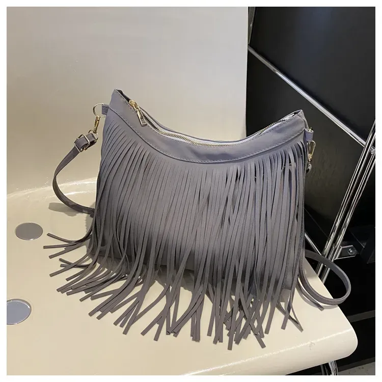 Women'S Fashionable Solid Color Tassel Large Capacity Shoulder Bag - Image 9