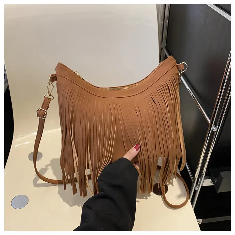 Women'S Fashionable Solid Color Tassel Large Capacity Shoulder Bag - Image 10