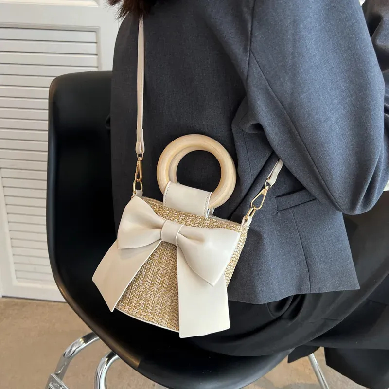 Bohemian Style Fashion Bow Woven Straw Bucket Bag - Image 3