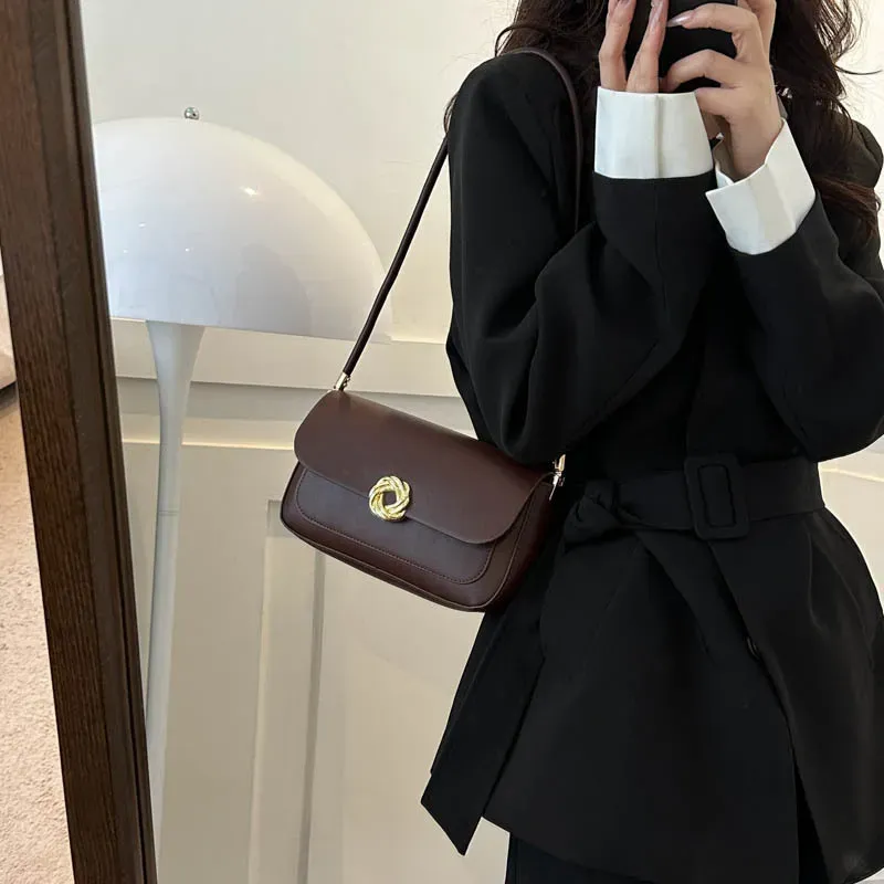 Women Casual Vintage Square Flip Metal Buckle PU Shoulder Bag - Image 4