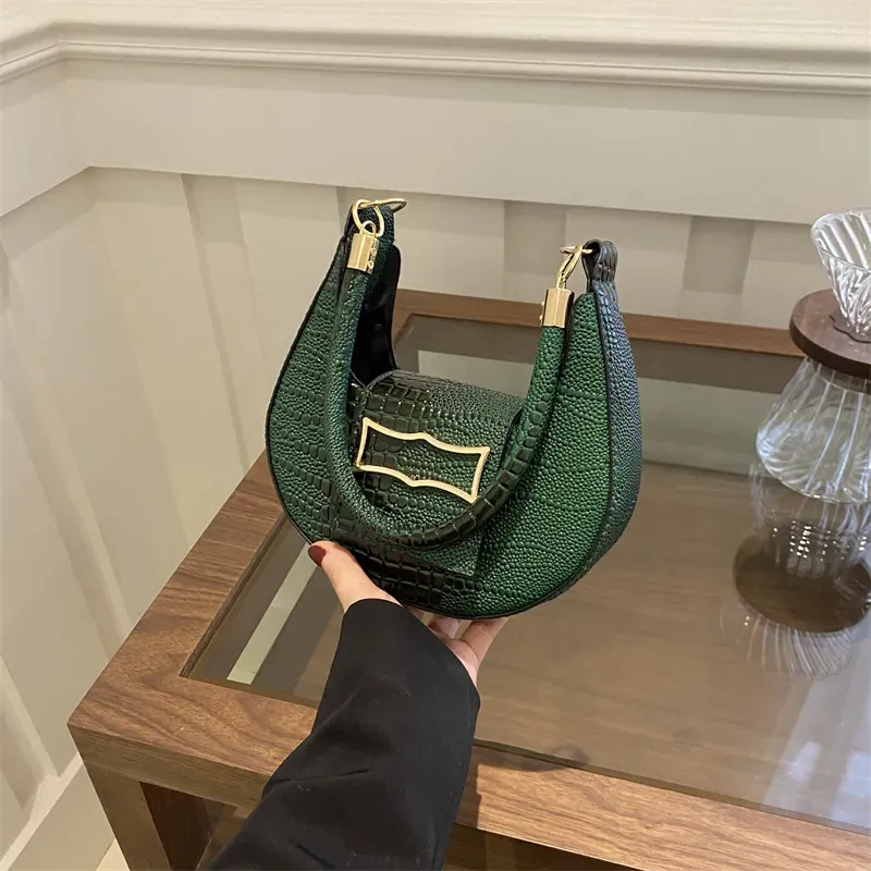 Simple And Fashionable Crocodile Pattern Solid Color Underarm Bag - Image 3