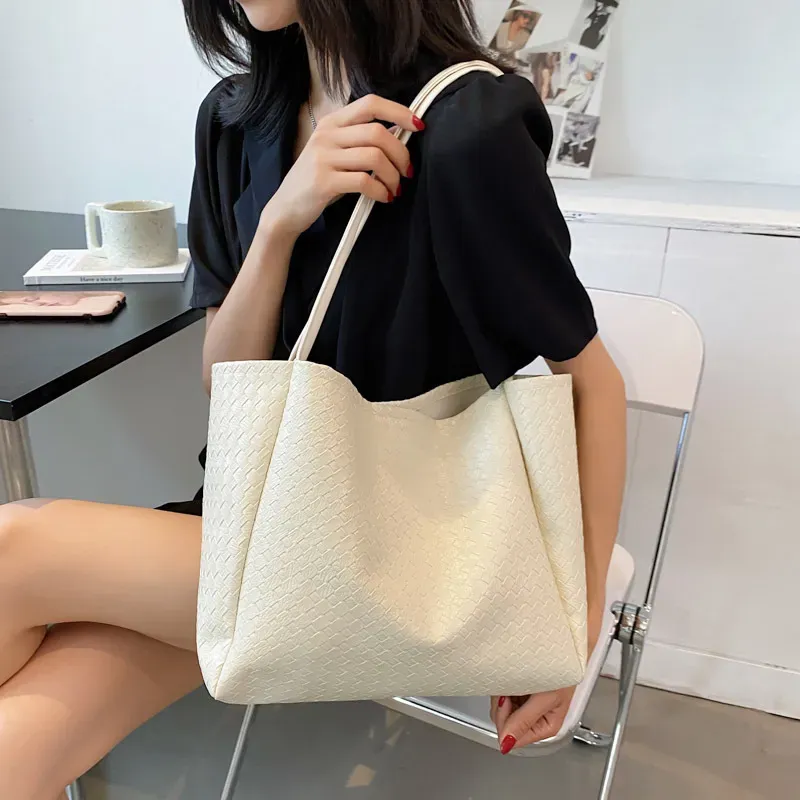 Women Simple Solid Color Large Capacity PU Tote Bag - Image 3