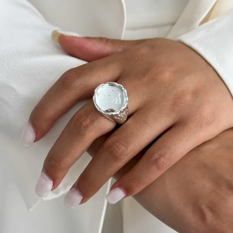 Wholesale Women Fashion Acrylic Imitation Gem Pleated Liquid Wide Ring - Image 10