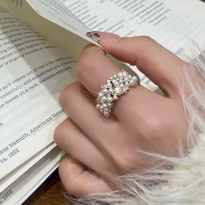 Wholesale Women Elegant Pearl Zircon Star Ring